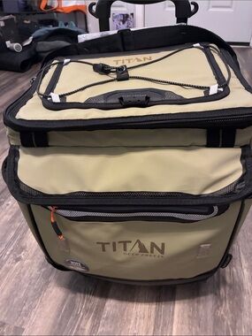 Titan Olive Cooler Bag with Black Trim